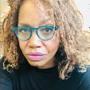 Meet your Posher, Simone